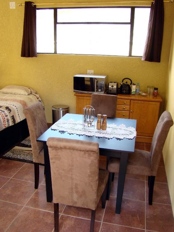 Eagle Crest Executive Lodge Edenvale Room photo